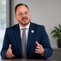 Reclaman que aumento de $561 millones en Medicare Advantage llegue a servicios de salud